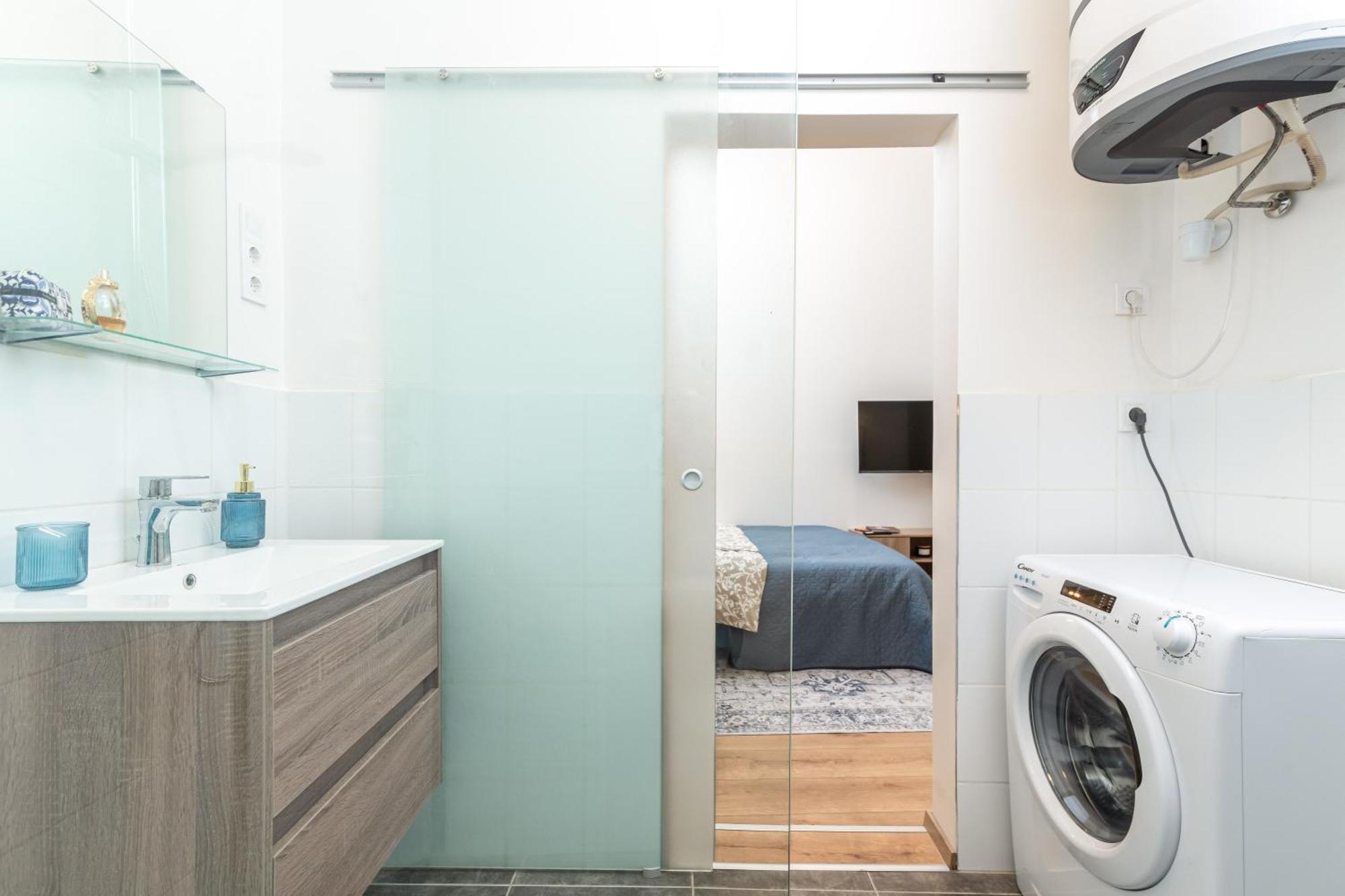 Charming Downtown Apartament *