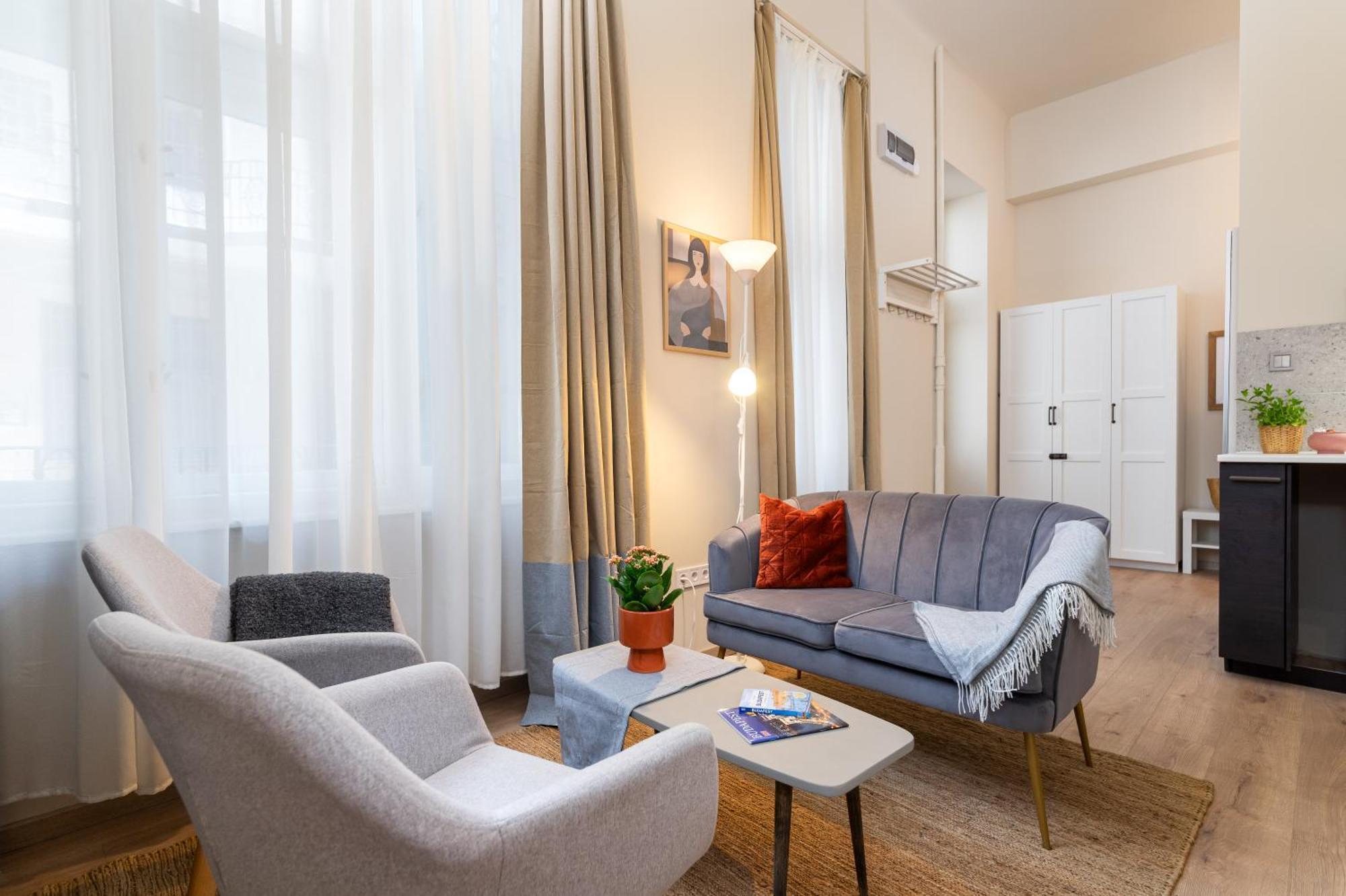 Charming Downtown Apartamento